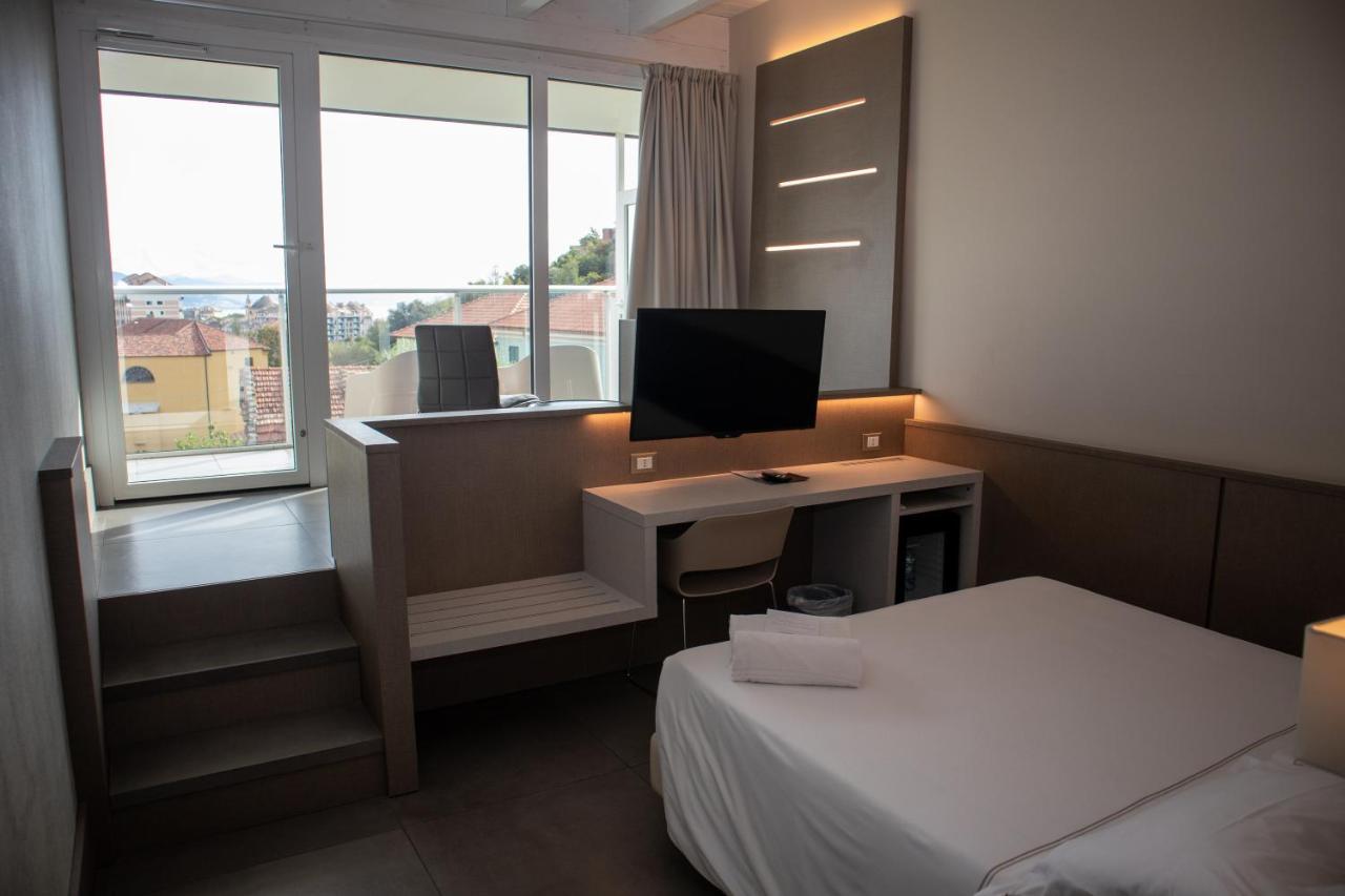 Poggio Hotel Arenzano Buitenkant foto